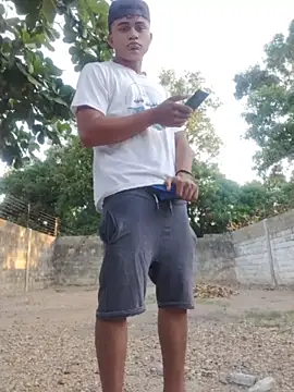 HOTRAINYGOLDEN online show from March 23, 2026, 11:14 am