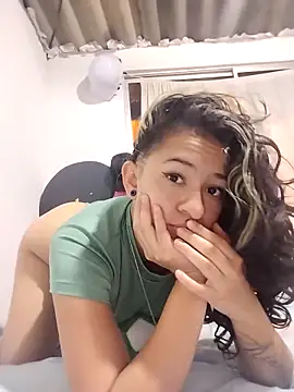 Snapshot of abigail240 chatting on March 27, 2026, 12:05 am abigail240 online show from March 27, 2026, 12:05 am