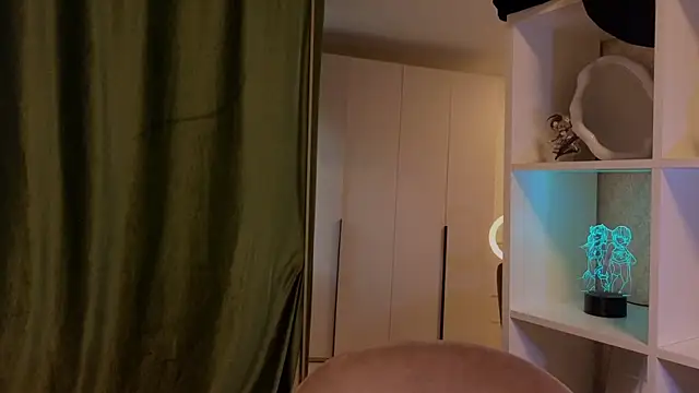 Snapshot of dark_honey_ chatting on May 11, 2026, 4:04 pm dark honey online show from May 11, 2026, 4:04 pm