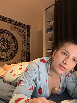 georginamoor online show from April 7, 2026, 9:15 pm