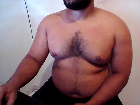 Snapshot of Derick_013 chatting on May 17, 2026, 12:30 am Derick 013 online show from May 17, 2026, 12:30 am
