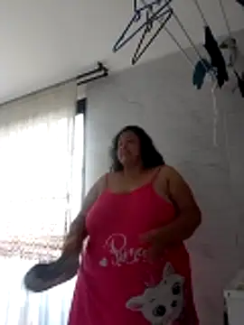 tistmature-69 online show from April 25, 2026, 5:43 pm