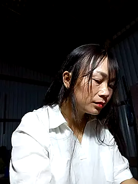 Snapshot of Cute-flowers chatting on March 25, 2026, 2:34 pm Cute-flowers online show from March 25, 2026, 2:34 pm