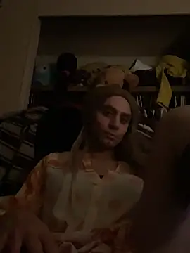 Snapshot of AlexAndriaStrips chatting on April 16, 2026, 12:33 am AlexAndriaStrips online show from April 16, 2026, 12:33 am