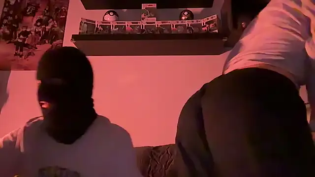 SilentScreamsVan- online show from April 14, 2026, 10:05 pm