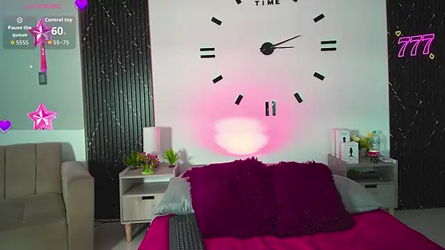 aurora petitee online show from May 7, 2026, 1:16 pm
