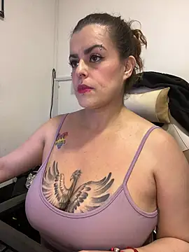 MiaHotboobs online show from May 17, 2026, 9:06 am