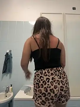 Snapshot of Supremegirlvibes chatting on May 27, 2026, 7:33 pm Supremegirlvibes online show from May 27, 2026, 7:33 pm