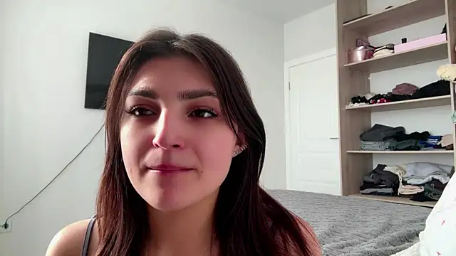 Snapshot of GlitchSiren chatting on March 22, 2026, 7:45 am GlitchSiren online show from March 22, 2026, 7:45 am