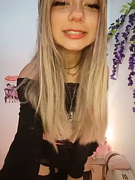 Snapshot of saki_nyanwn chatting on July 3, 2026, 1:39 pm saki nyanwn online show from July 3, 2026, 1:39 pm