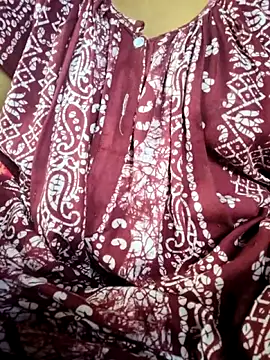 Snapshot of itz-priya chatting on April 6, 2026, 5:08 am itz-priya online show from April 6, 2026, 5:08 am