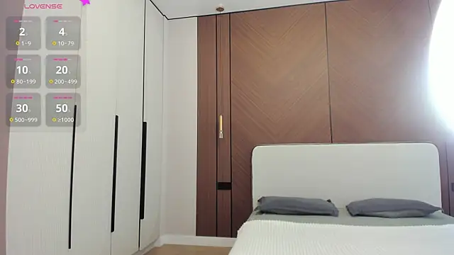 Snapshot of Takanasin chatting on April 23, 2026, 11:31 am Takanasin online show from April 23, 2026, 11:31 am