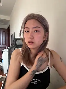 Olivia PINK0322 online show from May 7, 2026, 8:52 am