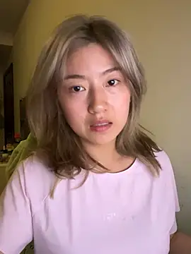 Olivia PINK0322 online show from May 11, 2026, 12:11 pm