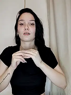 icedrosemarye online show from April 19, 2026, 7:16 pm