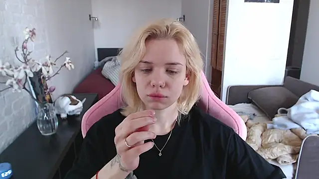 Snapshot of TenderChloe chatting on March 31, 2026, 9:53 am TenderChloe online show from March 31, 2026, 9:53 am