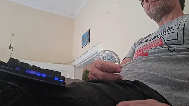 Sueliton2 online show from April 2, 2026, 11:08 am