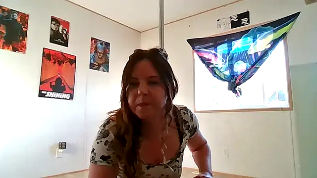 Snapshot of PennyWiseD chatting on April 30, 2026, 2:40 am PennyWiseD online show from April 30, 2026, 2:40 am