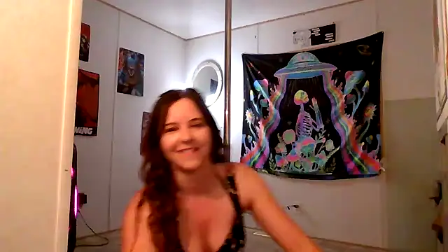 Snapshot of PennyWiseD chatting on May 25, 2026, 6:08 am PennyWiseD online show from May 25, 2026, 6:08 am