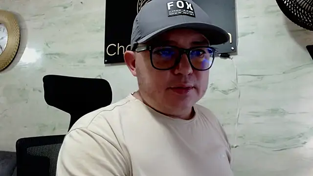 maximo daddy online show from May 13, 2026, 7:22 pm