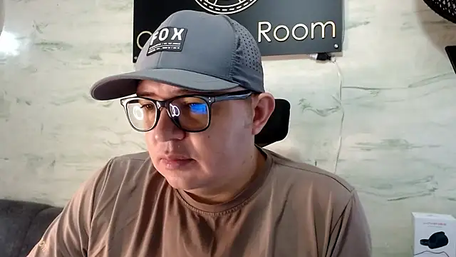 maximo daddy online show from May 18, 2026, 12:22 pm