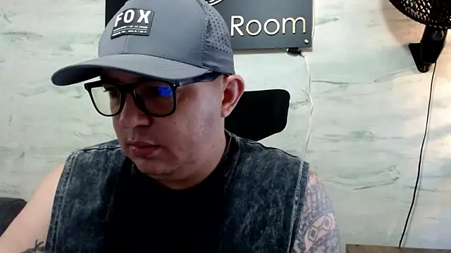 maximo daddy online show from May 22, 2026, 12:11 pm
