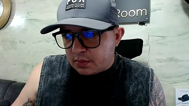 maximo daddy online show from May 23, 2026, 1:44 am