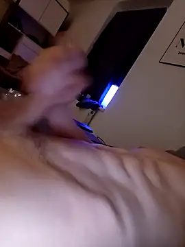 matthi898 online show from April 16, 2026, 9:39 pm