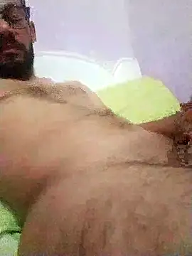 Snapshot of Alimohamed08 chatting on May 15, 2026, 10:50 pm Alimohamed08 online show from May 15, 2026, 10:50 pm