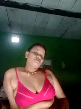 Shivani09900 online show from June 28, 2026, 12:27 am