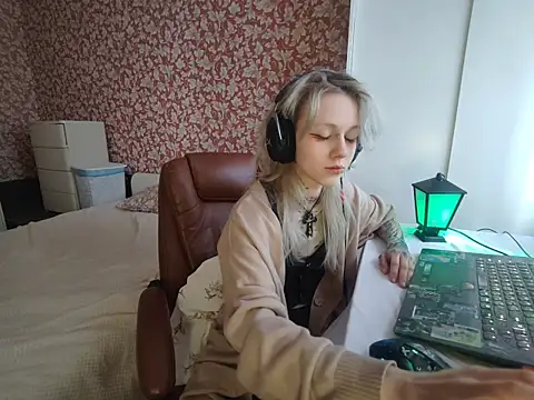 StijenaHunt online show from April 20, 2026, 1:14 pm