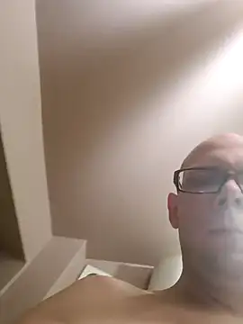 tomeksex1x online show from January 18, 2026, 8:01 pm