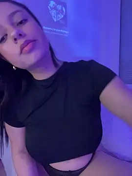 Lusty Lunaa online show from May 23, 2026, 7:24 am
