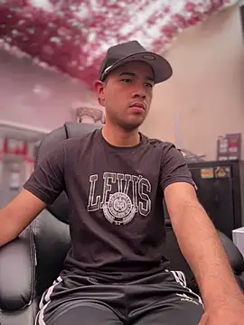 Snapshot of Zhang_Weii chatting on March 24, 2026, 4:23 pm Zhang Weii online show from March 24, 2026, 4:23 pm