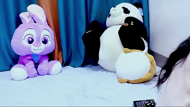 girllong520 online show from April 3, 2026, 2:48 pm