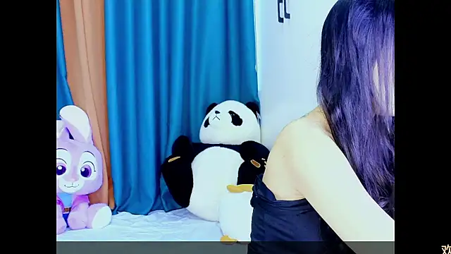 girllong520 online show from April 4, 2026, 8:34 am