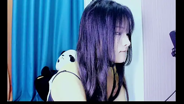 girllong520 online show from April 5, 2026, 10:12 am