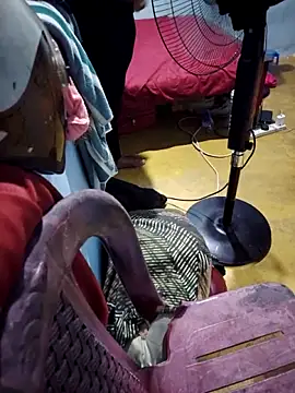 Snapshot of banu-aunty chatting on March 30, 2026, 8:43 pm banu-aunty online show from March 30, 2026, 8:43 pm