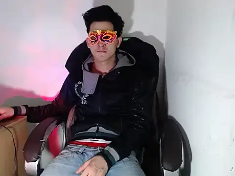 SexyboyHot2000 online show from May 15, 2026, 6:59 pm