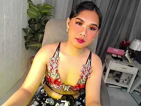 Snapshot of Yourgorgeousmarge chatting on April 21, 2026, 2:04 am Yourgorgeousmarge online show from April 21, 2026, 2:04 am