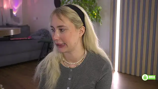  Kateline  online show from March 24, 2026, 4:12 pm