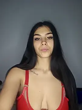 Snapshot of Crissdesire chatting on May 4, 2026, 4:14 pm Crissdesire online show from May 4, 2026, 4:14 pm