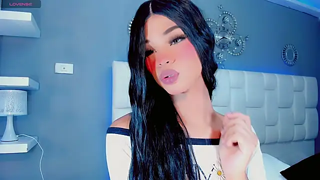 Kornylovee online show from April 11, 2026, 9:19 pm