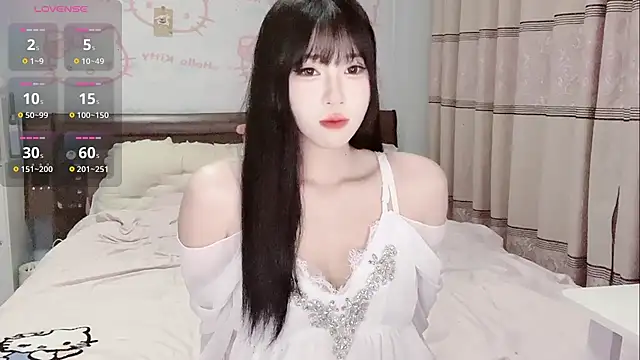 YINUO-QJ online show from April 21, 2026, 1:50 pm