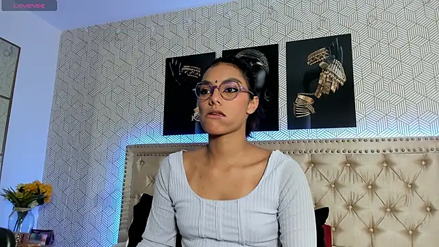 Snapshot of ValeAlvarez_ chatting on April 20, 2026, 6:09 pm ValeAlvarez online show from April 20, 2026, 6:09 pm