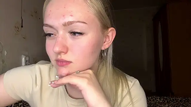 Snapshot of Sophia_Blonde chatting on April 20, 2026, 3:26 pm Sophia Blonde online show from April 20, 2026, 3:26 pm