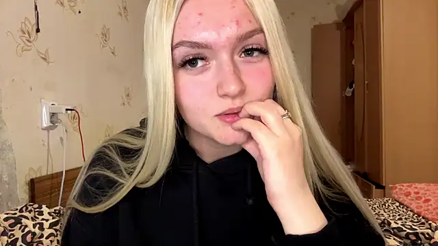 Snapshot of Sophia_Blonde chatting on April 22, 2026, 4:19 pm Sophia Blonde online show from April 22, 2026, 4:19 pm