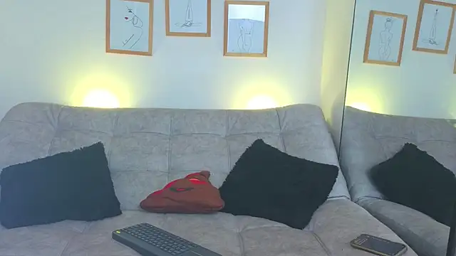 Snapshot of CharlotteCopper_ chatting on April 10, 2026, 10:53 am CharlotteCopper online show from April 10, 2026, 10:53 am