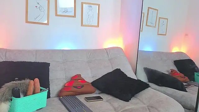 Snapshot of CharlotteCopper_ chatting on April 16, 2026, 10:38 am CharlotteCopper online show from April 16, 2026, 10:38 am