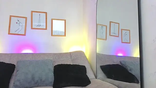 Snapshot of CharlotteCopper_ chatting on May 3, 2026, 10:43 am CharlotteCopper online show from May 3, 2026, 10:43 am